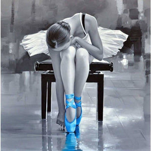 Ballerina met blauwe schoenen